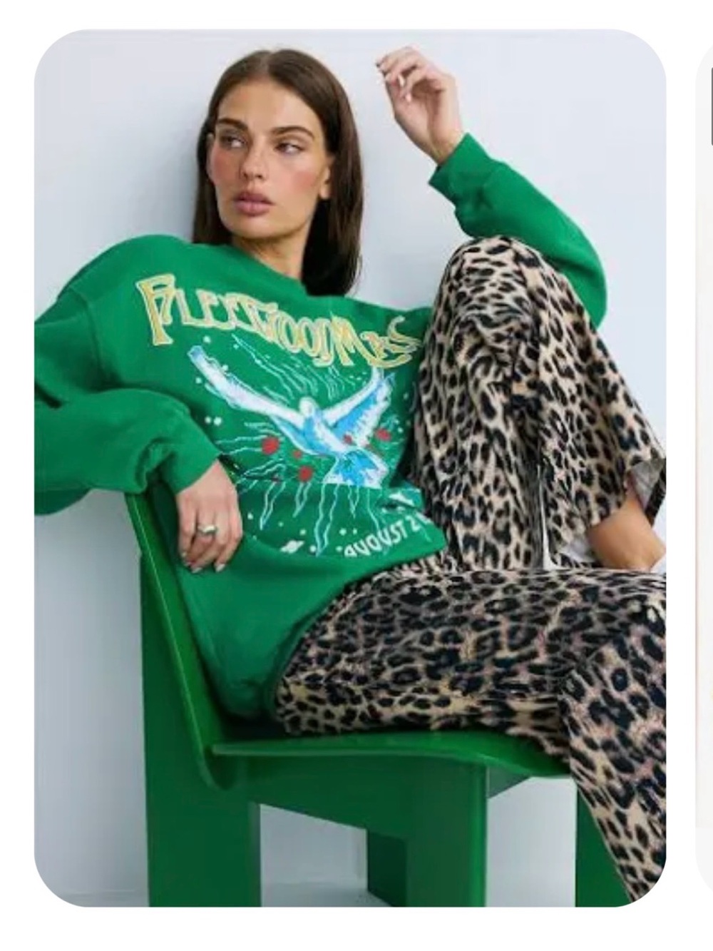 NWOT DAYDREAMER - Fleetwood Mac 1990 Dove Boyfriend Crew Neck Sweatshirt